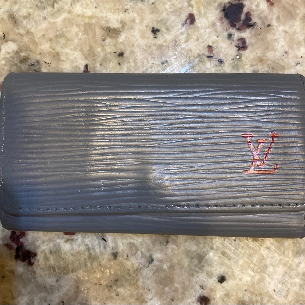 Louis Vuitton Grey Leather 4 key Holder LV gray epi leather